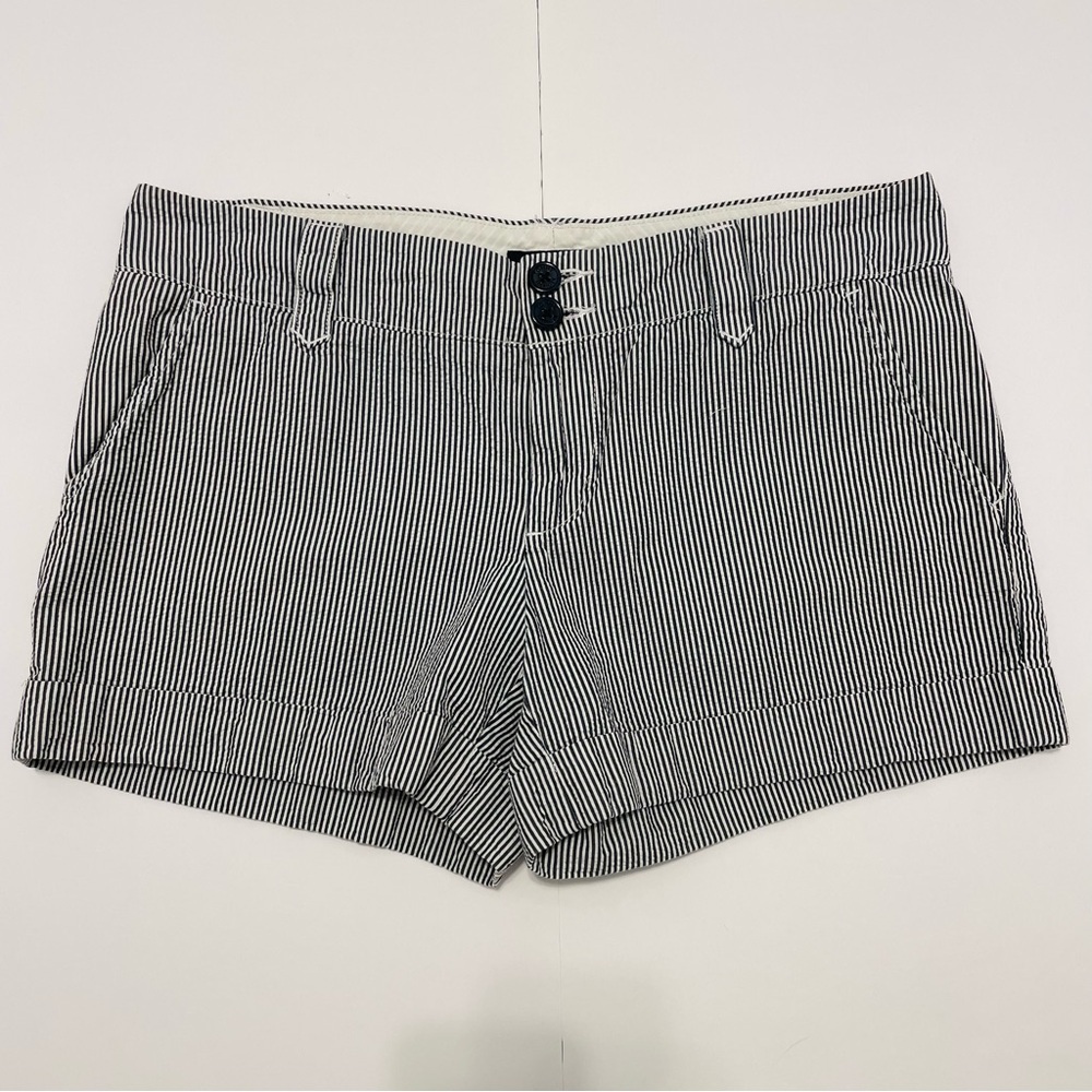 Tommy Hilfiger Seersucker Blue and White Striped Chino Nautical Shorts Size 6